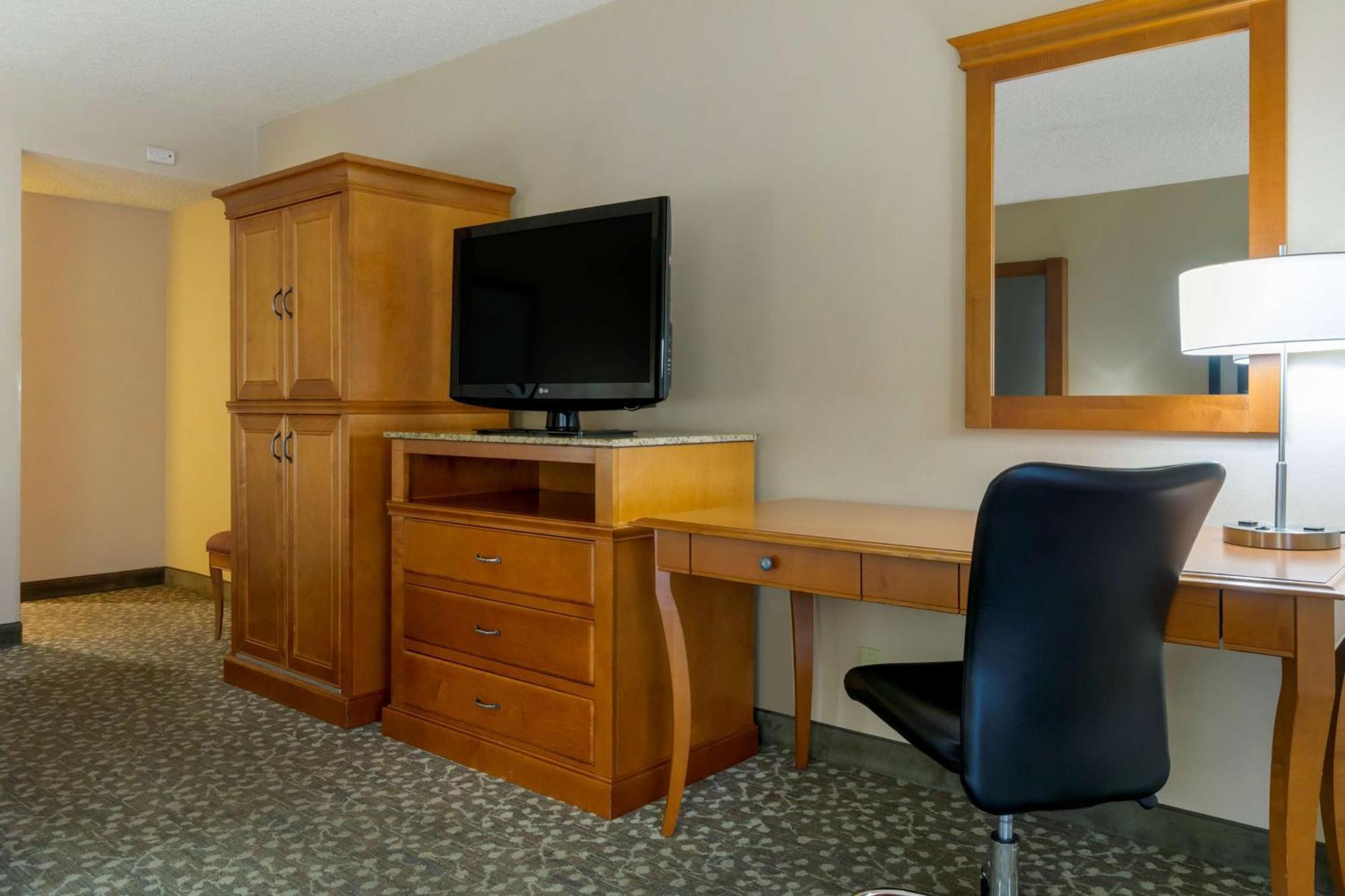 Best Western Plus Oak Harbor Hotel and Conference Center Buitenkant foto
